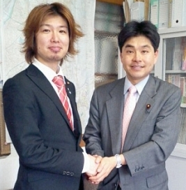 山井さんにお会いして、超感激のフジノ。