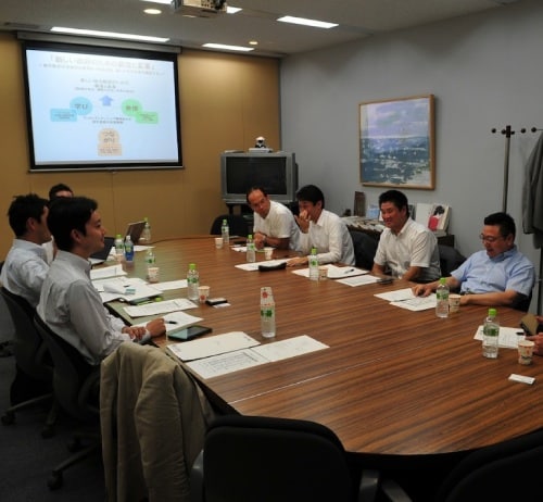 2012年9月6日、吉田市長ブログより。樋渡市長、吉田市長らの「首長ネットワーク」立ちあげ