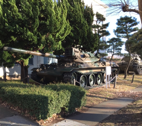 敷地内に展示されている戦車
