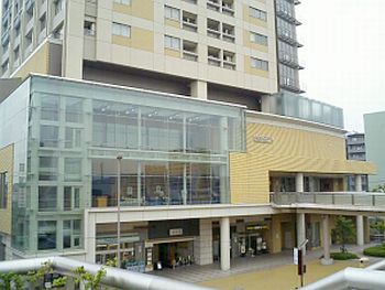 京浜急行・仲木戸駅、ＪＲ・東神奈川駅、どちらからも徒歩３分。とても便利な場所でした。