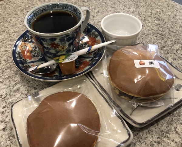 どら焼きとコーヒーをいただきました