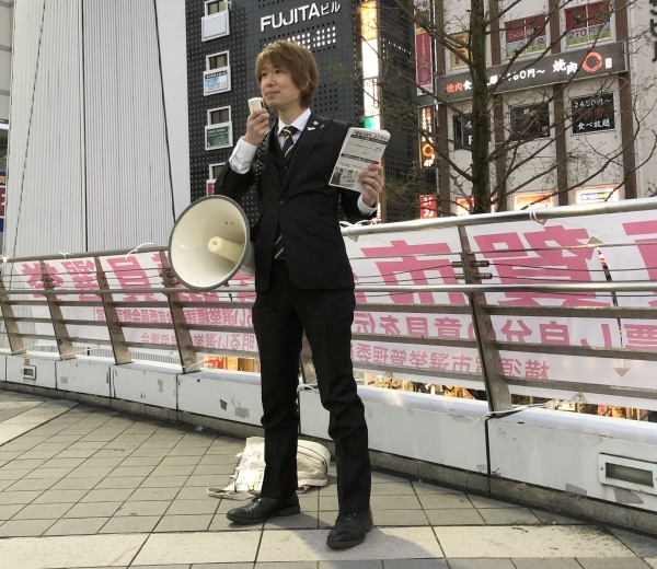 夜のワイデッキで市民のみなさまに語りかけました